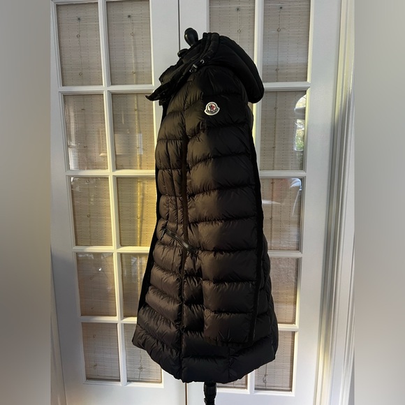 New Moncler Hirma Women's Elegant Black Puffer Jacket - Picture 9 of 15